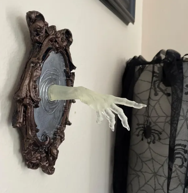 3D Creepy Hand Emerging Mirror Wall Decor – Gothic Horror Halloween Decoration