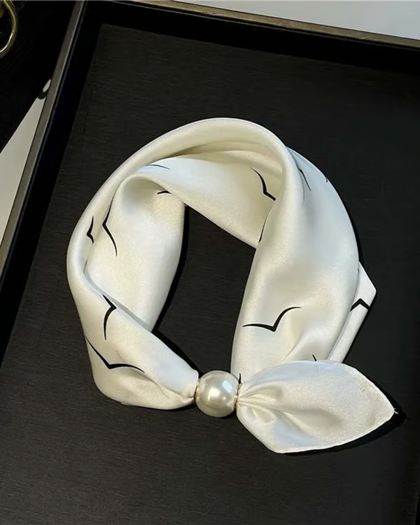 🔥Hot Sale Promotion-49% OFF-🎁🌹Effortless Glamour：Pearl Chain Scarf 🧣