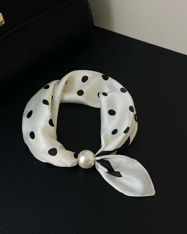 🔥Hot Sale Promotion-49% OFF-🎁🌹Effortless Glamour：Pearl Chain Scarf 🧣