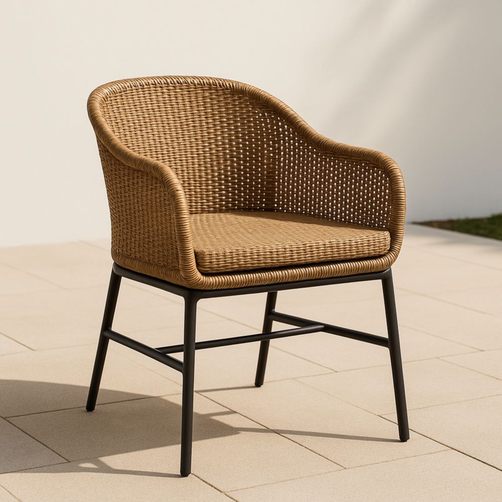 Chaise en résine tressée sur structure acier