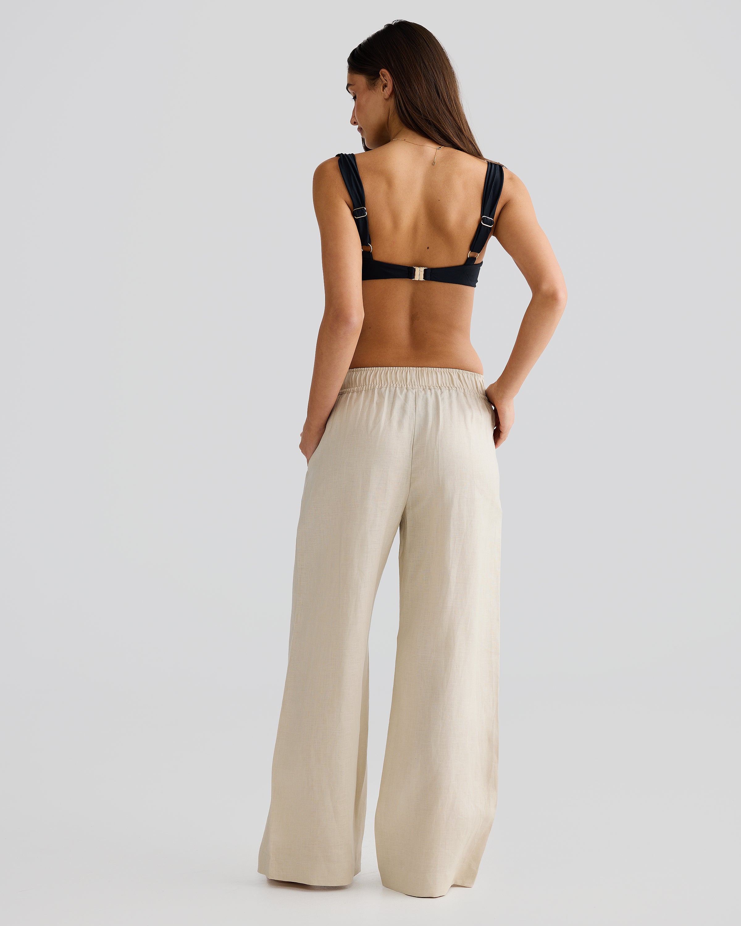 Pantalones de lino color arena