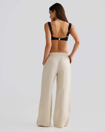 Pantalones de lino color arena