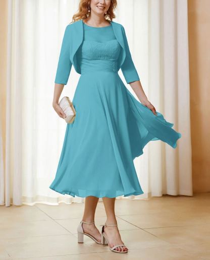 Vestido de manga corta con escote transparente y abrigo.