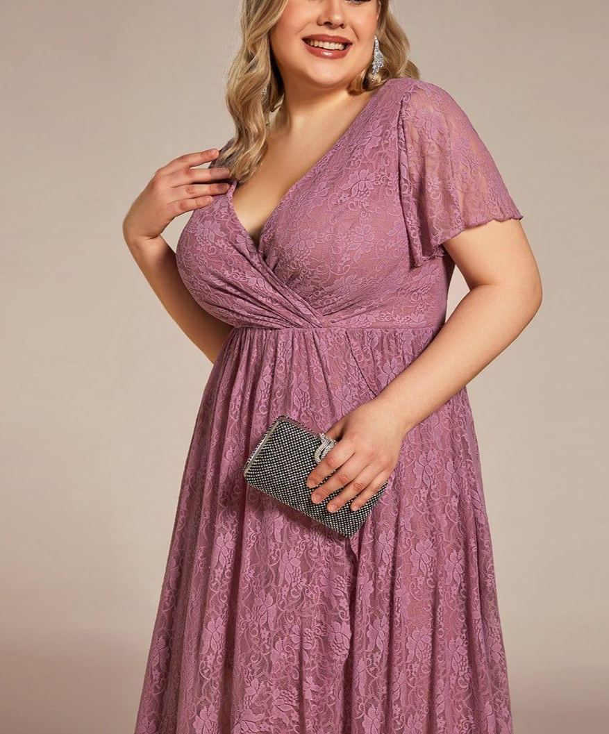 Precioso vestido de novia ELISE de talla grande, manga corta, cuello en V con volantes y corte en A, de encaje, ideal para invitadas de boda.