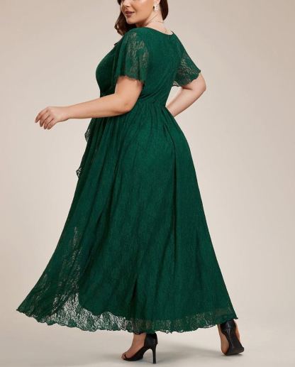 Precioso vestido de novia ELISE de talla grande, manga corta, cuello en V con volantes y corte en A, de encaje, ideal para invitadas de boda.