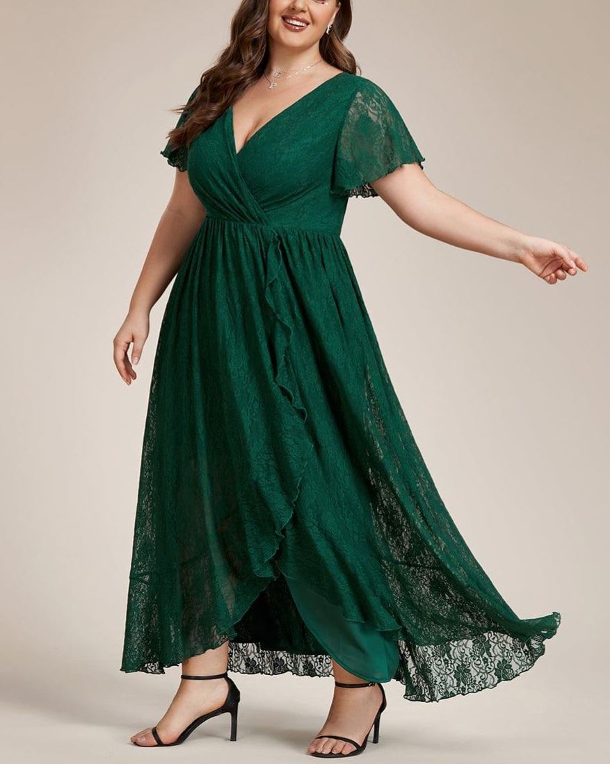 Precioso vestido de novia ELISE de talla grande, manga corta, cuello en V con volantes y corte en A, de encaje, ideal para invitadas de boda.