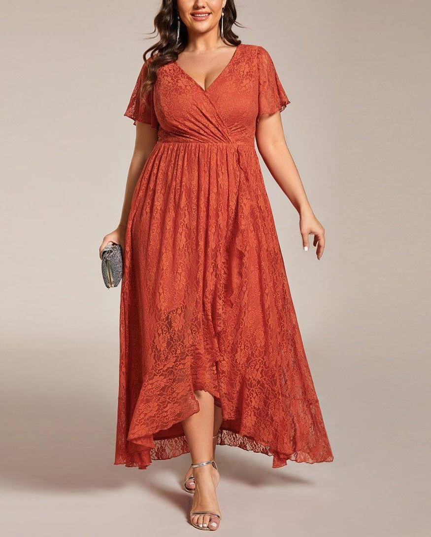 Precioso vestido de novia ELISE de talla grande, manga corta, cuello en V con volantes y corte en A, de encaje, ideal para invitadas de boda.