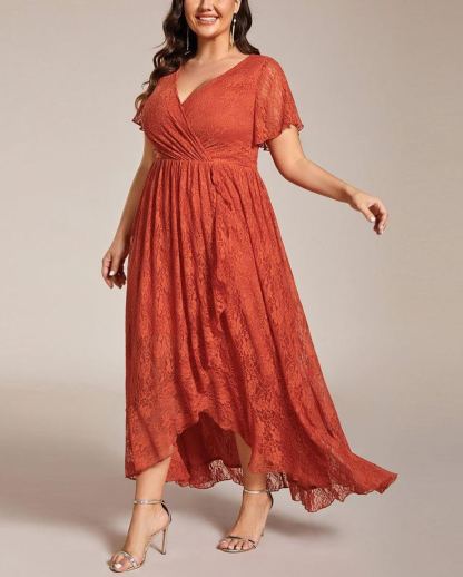 Precioso vestido de novia ELISE de talla grande, manga corta, cuello en V con volantes y corte en A, de encaje, ideal para invitadas de boda.