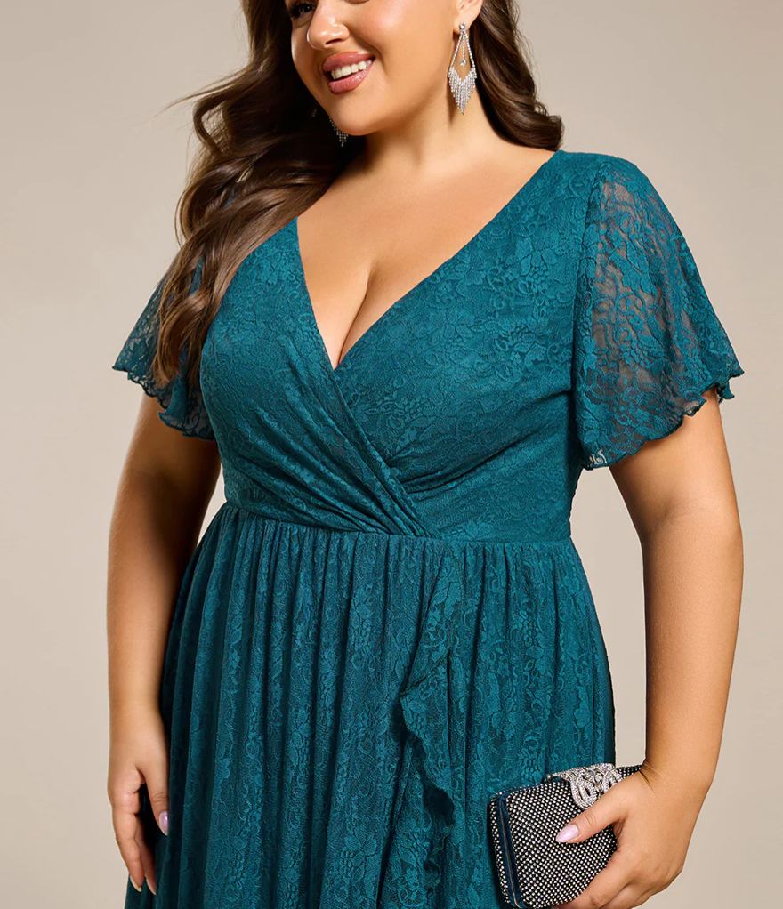 Precioso vestido de novia ELISE de talla grande, manga corta, cuello en V con volantes y corte en A, de encaje, ideal para invitadas de boda.