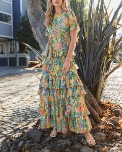 Vestido verde de gasa con volantes y estampado floral