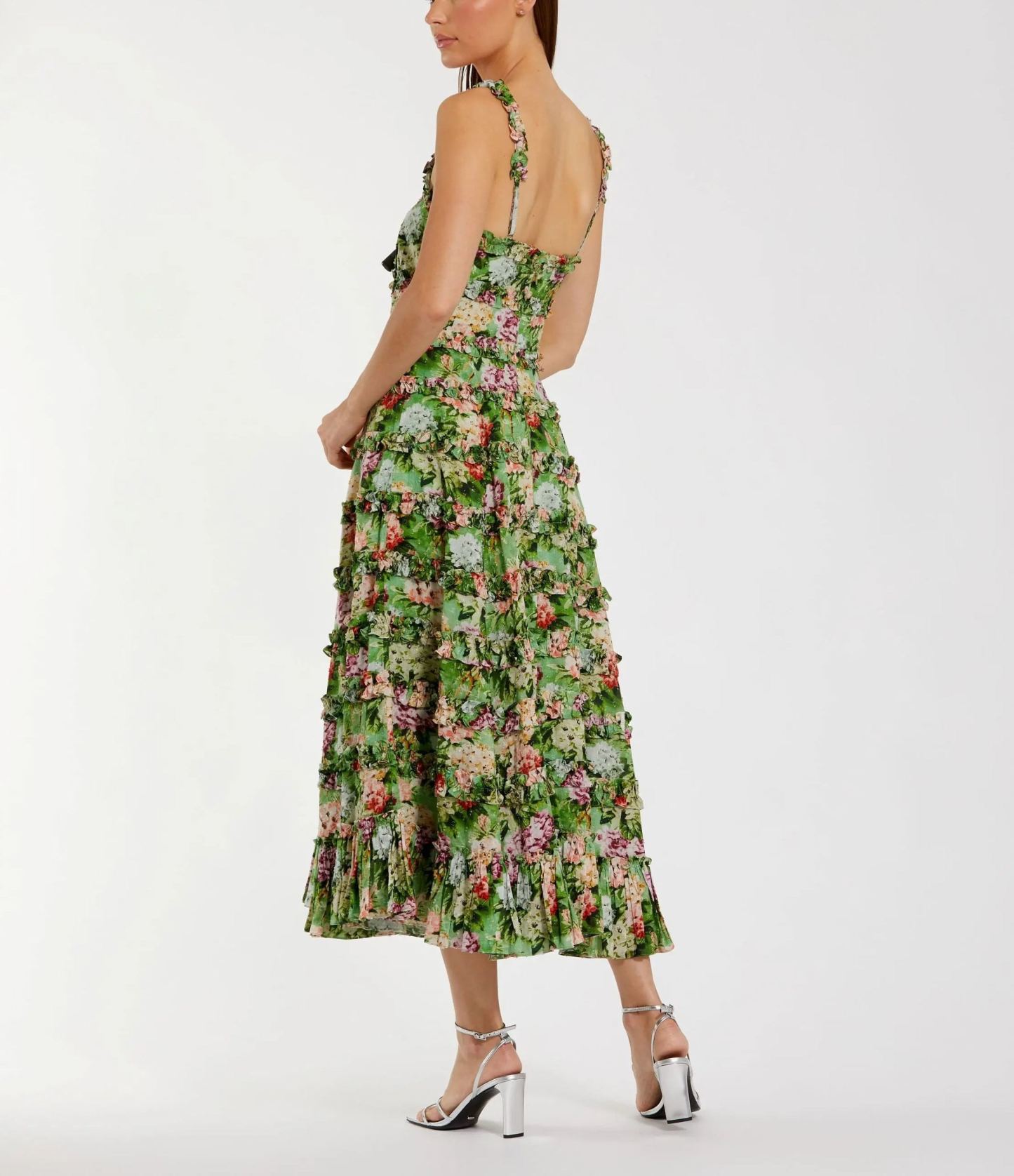 Vestido midi verde con volantes y estampado floral, escote cuadrado