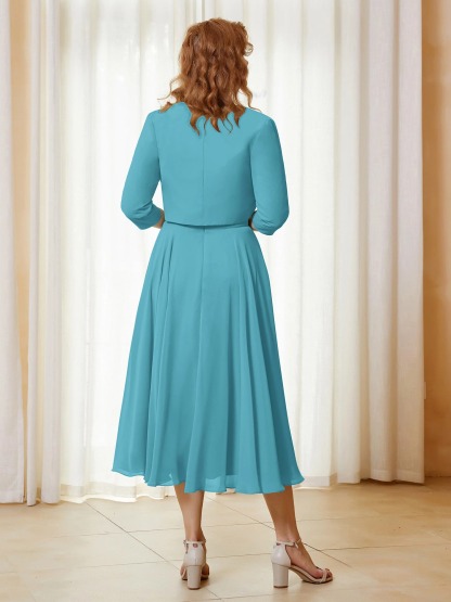 Vestido de manga corta con escote transparente y abrigo.