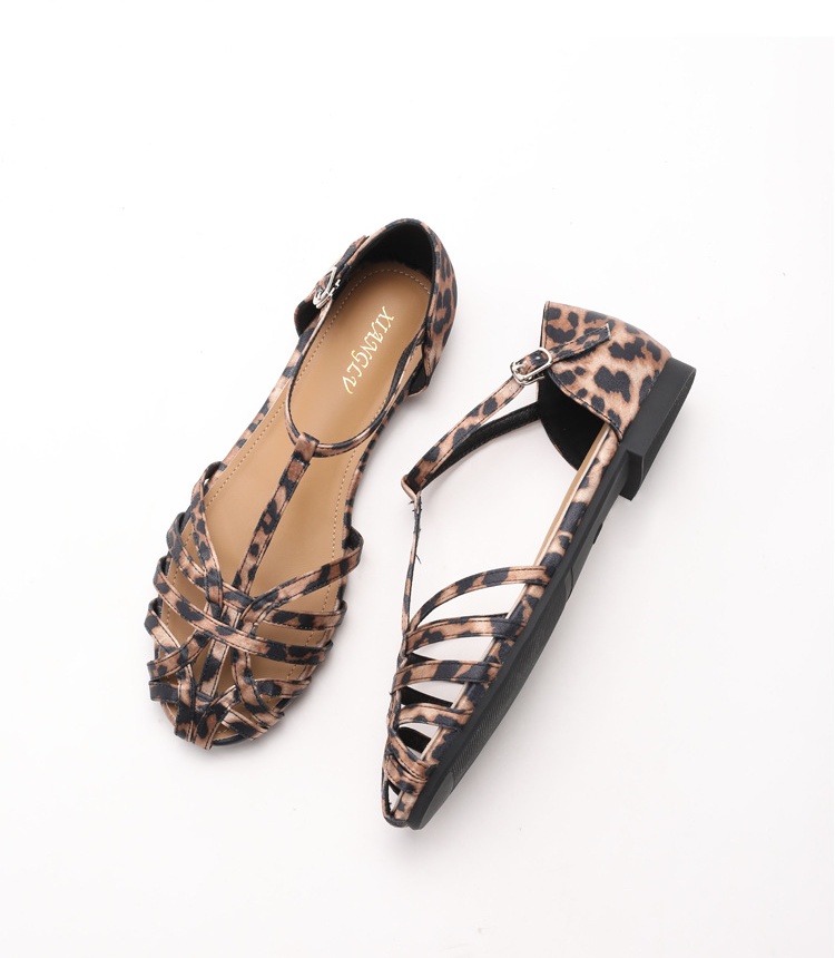 🔥Last Day 60% OFF🔥Women's 2026 Closed-Toe Woven T-Strap Flat Sandals, Breathable Hollow-Out Roman-Style Vacation Shoes