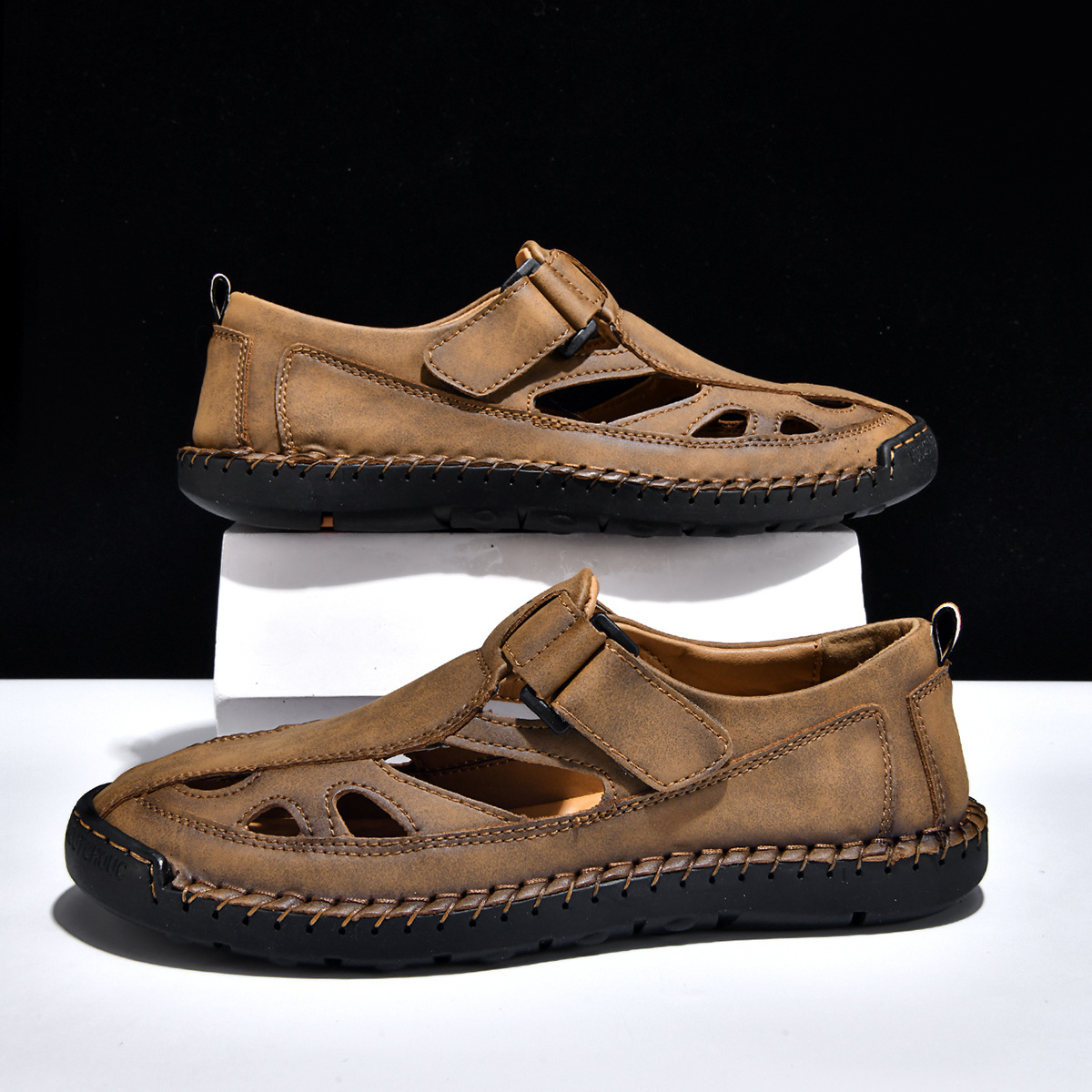 Summer New Men'S Baotou Sandals, Fashionable And Breathable Outdoor Casual Shoes, Stitched Hollow Beach Shoes