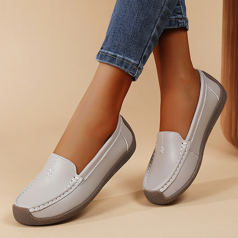 2025 New Loafers Casual Women'S Flat Shoes Soft Sole Soft Surface Mom'S Shoes Comfortable Large Size Beanie Women'S Shoes