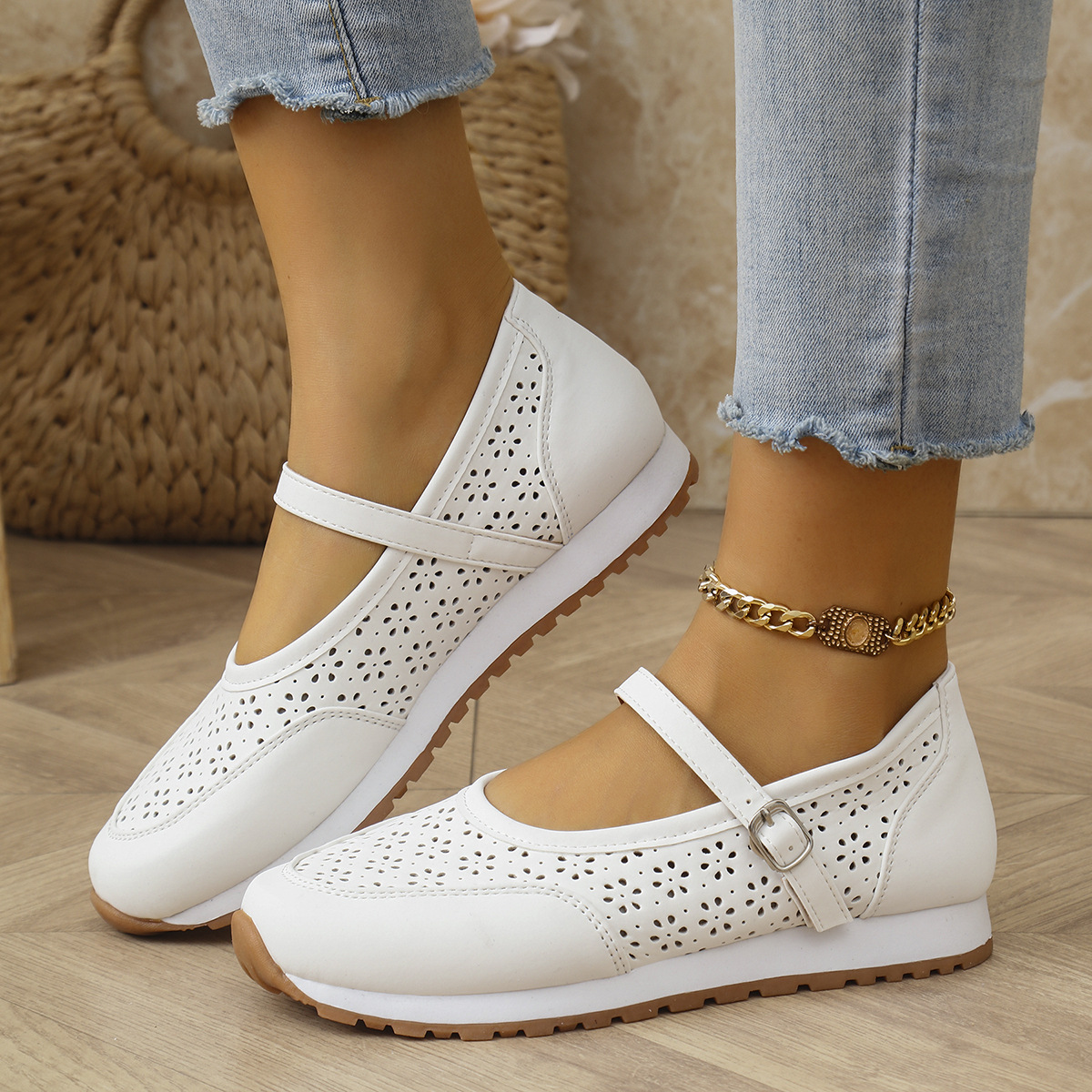 2025 Spring New European And American Cross-Border Hollow Breathable Slip-On Large Size Women'S Casual Sports Shoes Women'S Wholesale