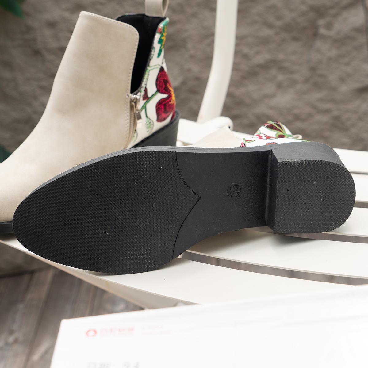 🌸🎉Trendy Must-Have! Only a Few Left!✨🥿💫Women's Commuter Lightweight Waterproof And Wear-Resistant Formal Boots