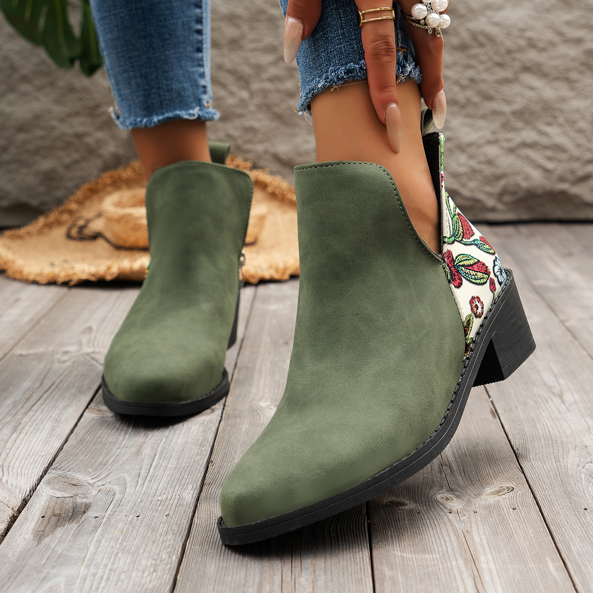 🌸🎉Trendy Must-Have! Only a Few Left!✨🥿💫Women's Commuter Lightweight Waterproof And Wear-Resistant Formal Boots