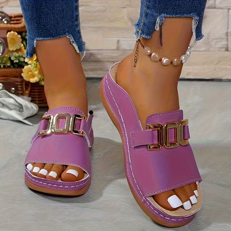Foreign Trade Wedge Slippers Women'S 2025 New Cross-Border Plus Size Casual Fashion Simple Metal Buckle Fish-Mouth Sandals