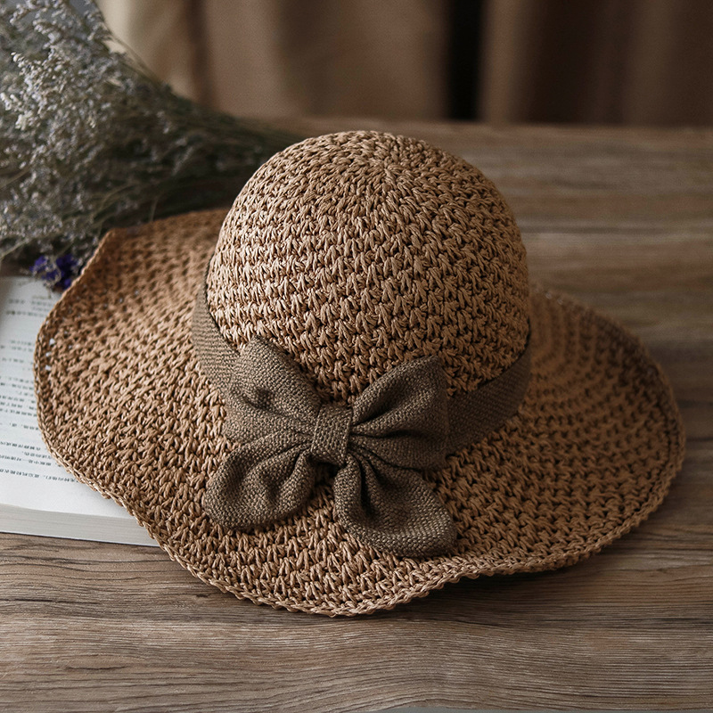 Women's Straw Hat with Bowknot