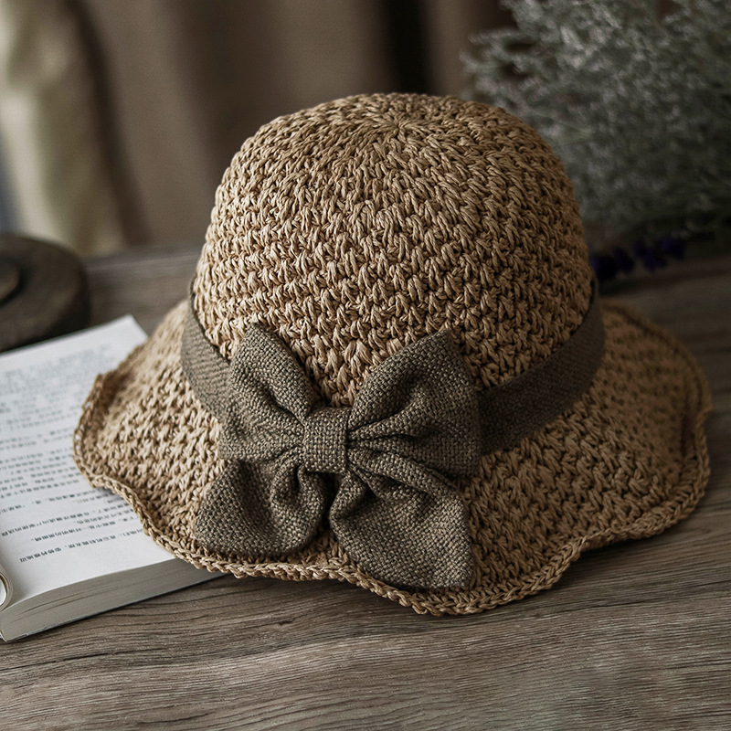 Women's Straw Hat with Bowknot