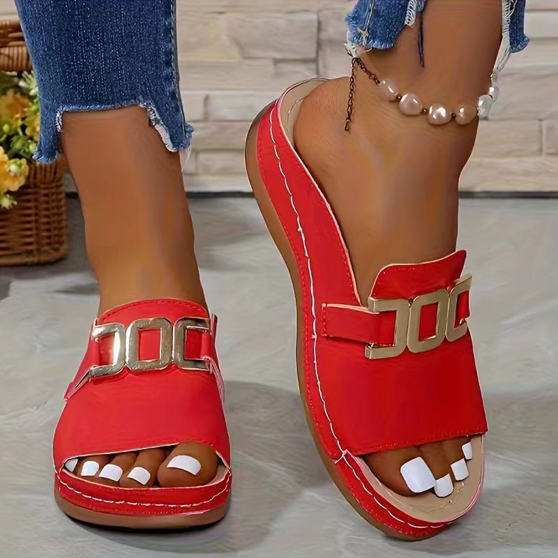 Foreign Trade Wedge Slippers Women'S 2025 New Cross-Border Plus Size Casual Fashion Simple Metal Buckle Fish-Mouth Sandals