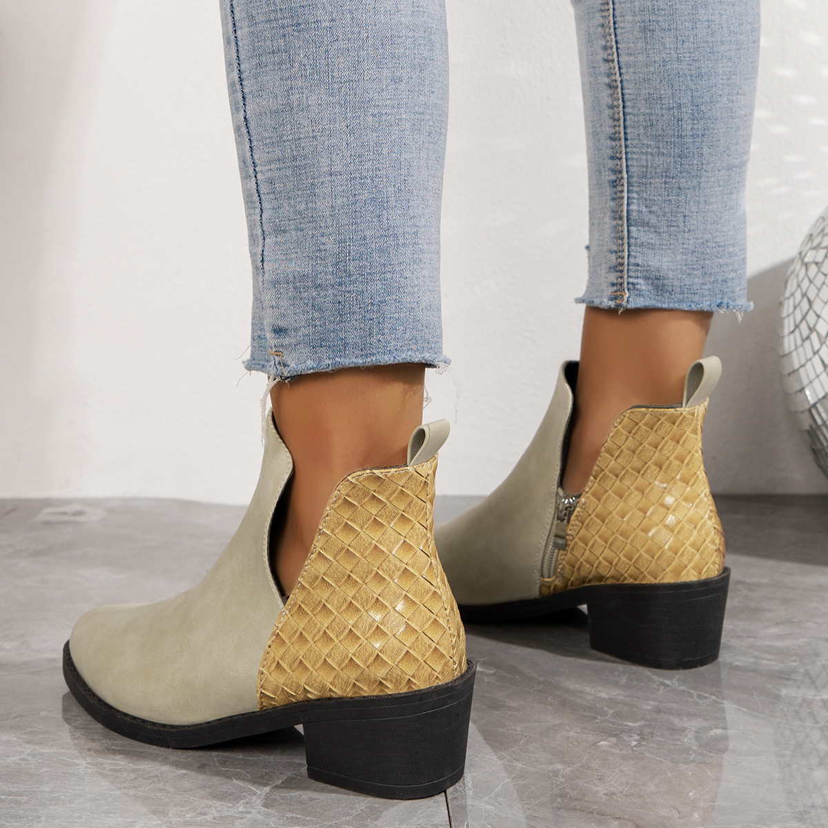 🌸🎉Trendy Must-Have! Only a Few Left!✨🥿💫Women's Commuter Lightweight Waterproof And Wear-Resistant Formal Boots