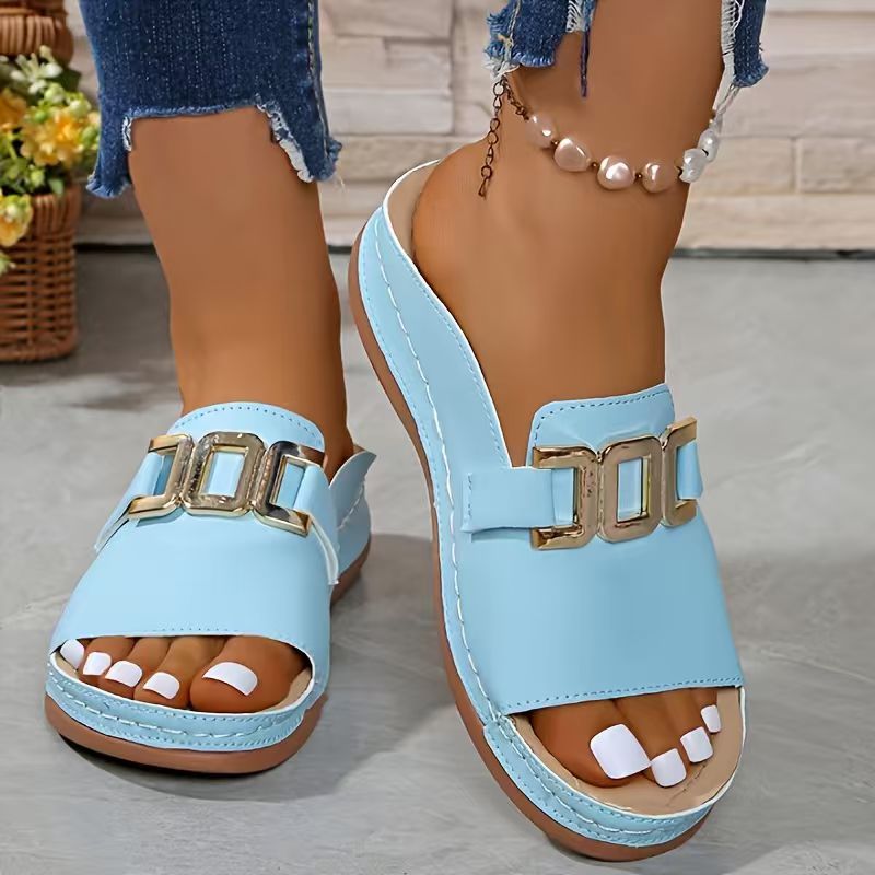 Foreign Trade Wedge Slippers Women'S 2025 New Cross-Border Plus Size Casual Fashion Simple Metal Buckle Fish-Mouth Sandals