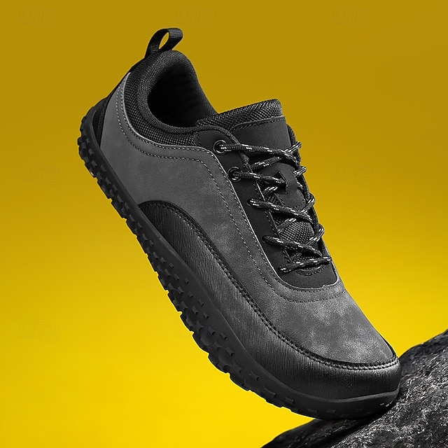 Green and Black Men's Outdoor Hiking Shoes with Lace-Up Closure and Rugged Sole – Ideal for Adventure Seekers, Casual Outdoor Activities and Everyday Fashion