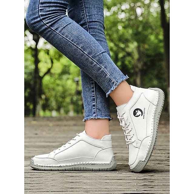 Women's Red and White Casual Walking Sneakers – Soft Flexible Sole, Retro Sport Style, Ideal for Holiday Outfits, Daily Errands, Outdoor Strolls and Christmas-Themed Looks