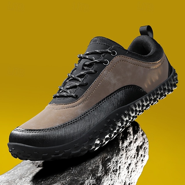 Green and Black Men's Outdoor Hiking Shoes with Lace-Up Closure and Rugged Sole – Ideal for Adventure Seekers, Casual Outdoor Activities and Everyday Fashion