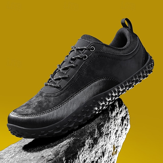 Green and Black Men's Outdoor Hiking Shoes with Lace-Up Closure and Rugged Sole – Ideal for Adventure Seekers, Casual Outdoor Activities and Everyday Fashion