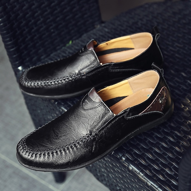 Men's Casual Brown Loafers with Soft Faux Leather Upper, Hand-Stitched Detailing, and Durable Rubber Sole - Perfect for Everyday Wear and Outdoor Activities