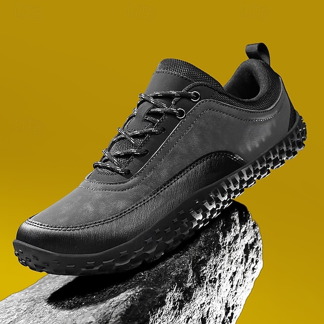 Green and Black Men's Outdoor Hiking Shoes with Lace-Up Closure and Rugged Sole – Ideal for Adventure Seekers, Casual Outdoor Activities and Everyday Fashion