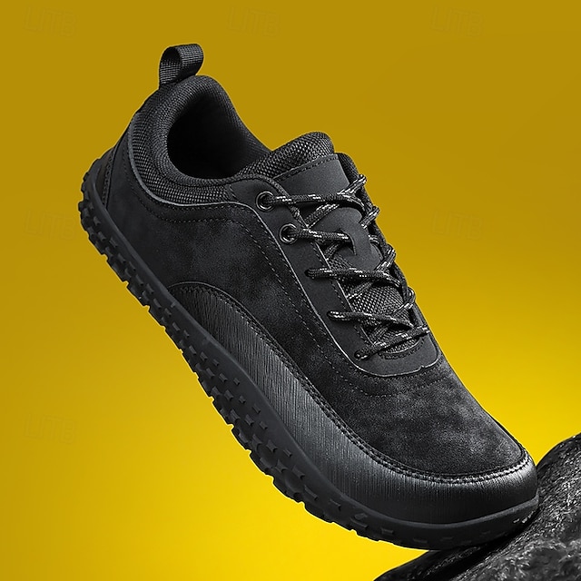 Green and Black Men's Outdoor Hiking Shoes with Lace-Up Closure and Rugged Sole – Ideal for Adventure Seekers, Casual Outdoor Activities and Everyday Fashion