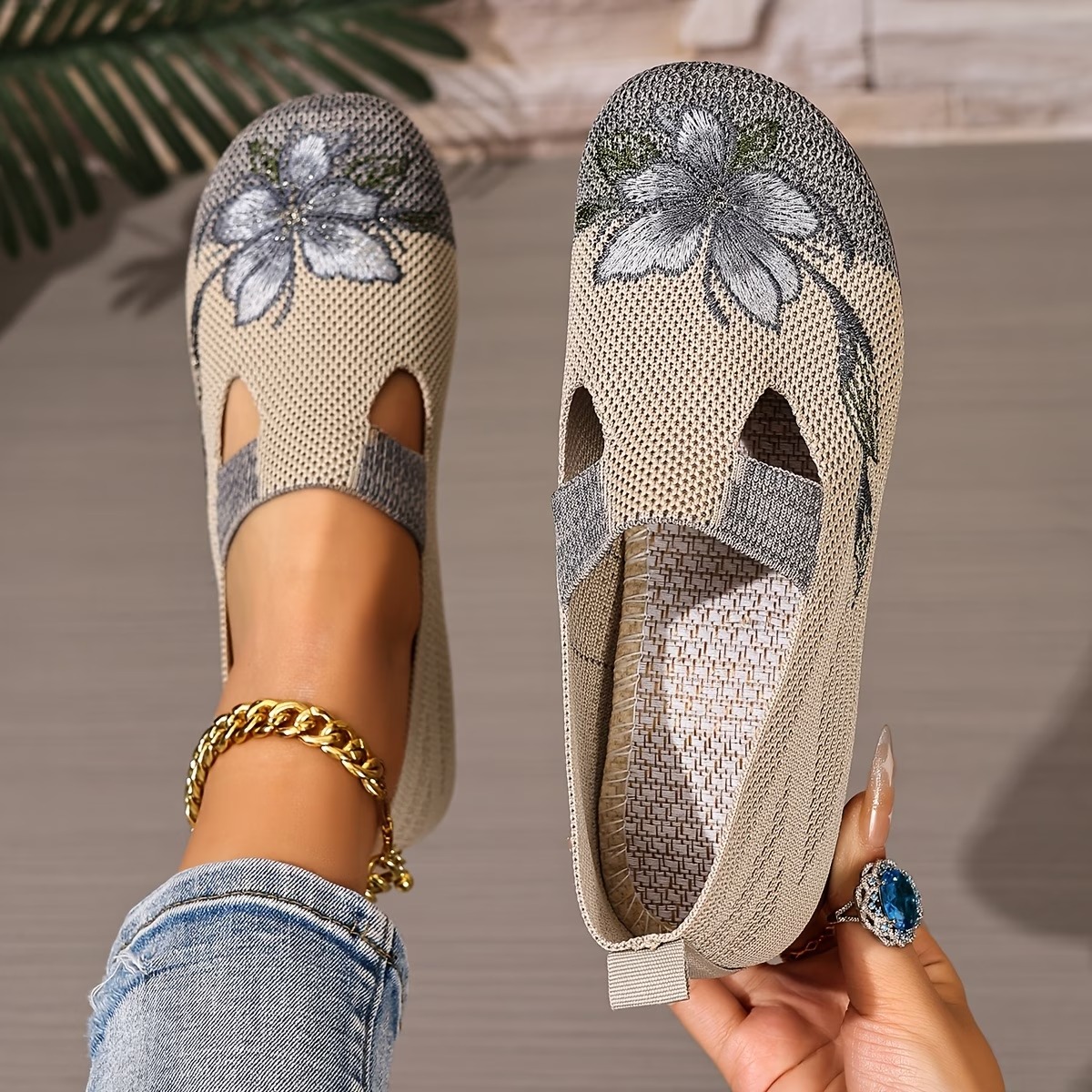 Atmungsaktive und wunderschön bestickte orthopädische Damenschuhe
