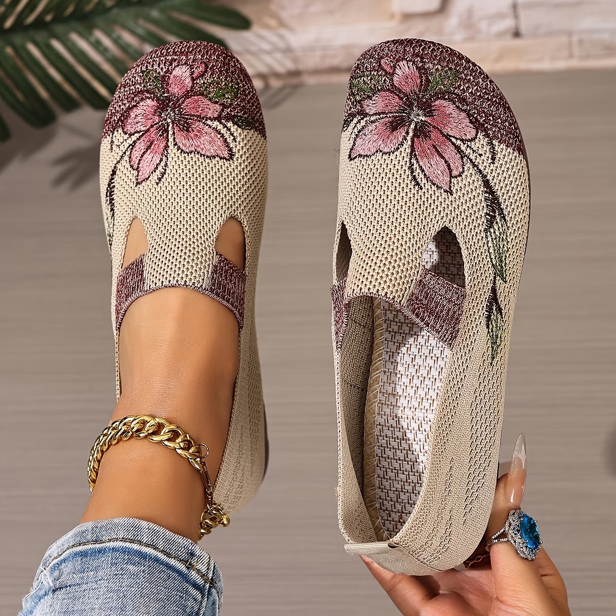 Atmungsaktive und wunderschön bestickte orthopädische Damenschuhe