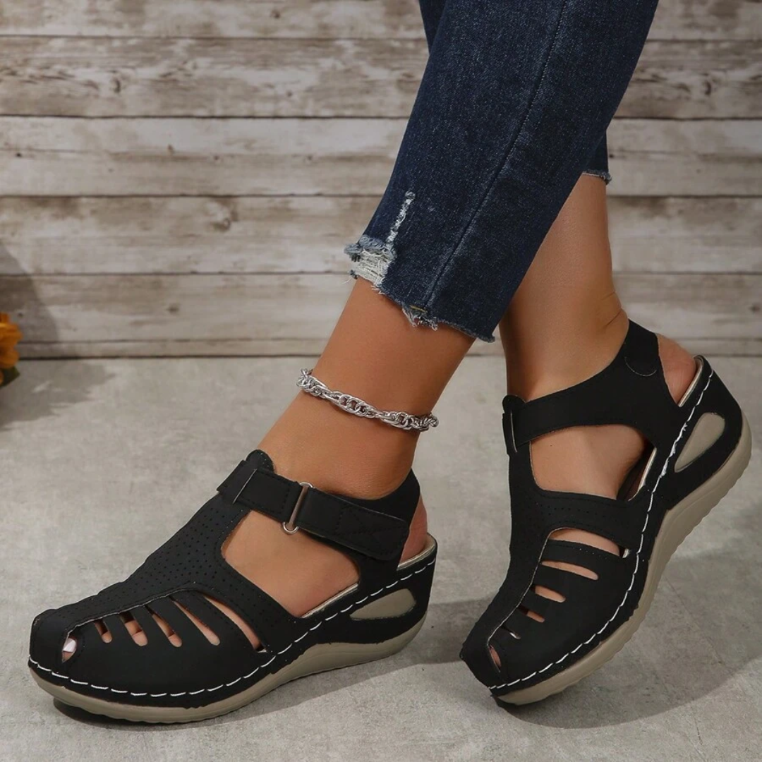 🔥 Verkaufsschlager! Ergonomische Sandalen mit geschlossener Zehe, Bogenstütze, bequem und strapazierfähig im Alltag.