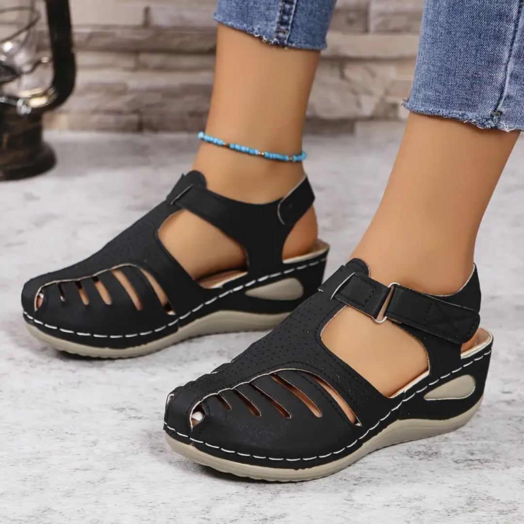 🔥 Verkaufsschlager! Ergonomische Sandalen mit geschlossener Zehe, Bogenstütze, bequem und strapazierfähig im Alltag.