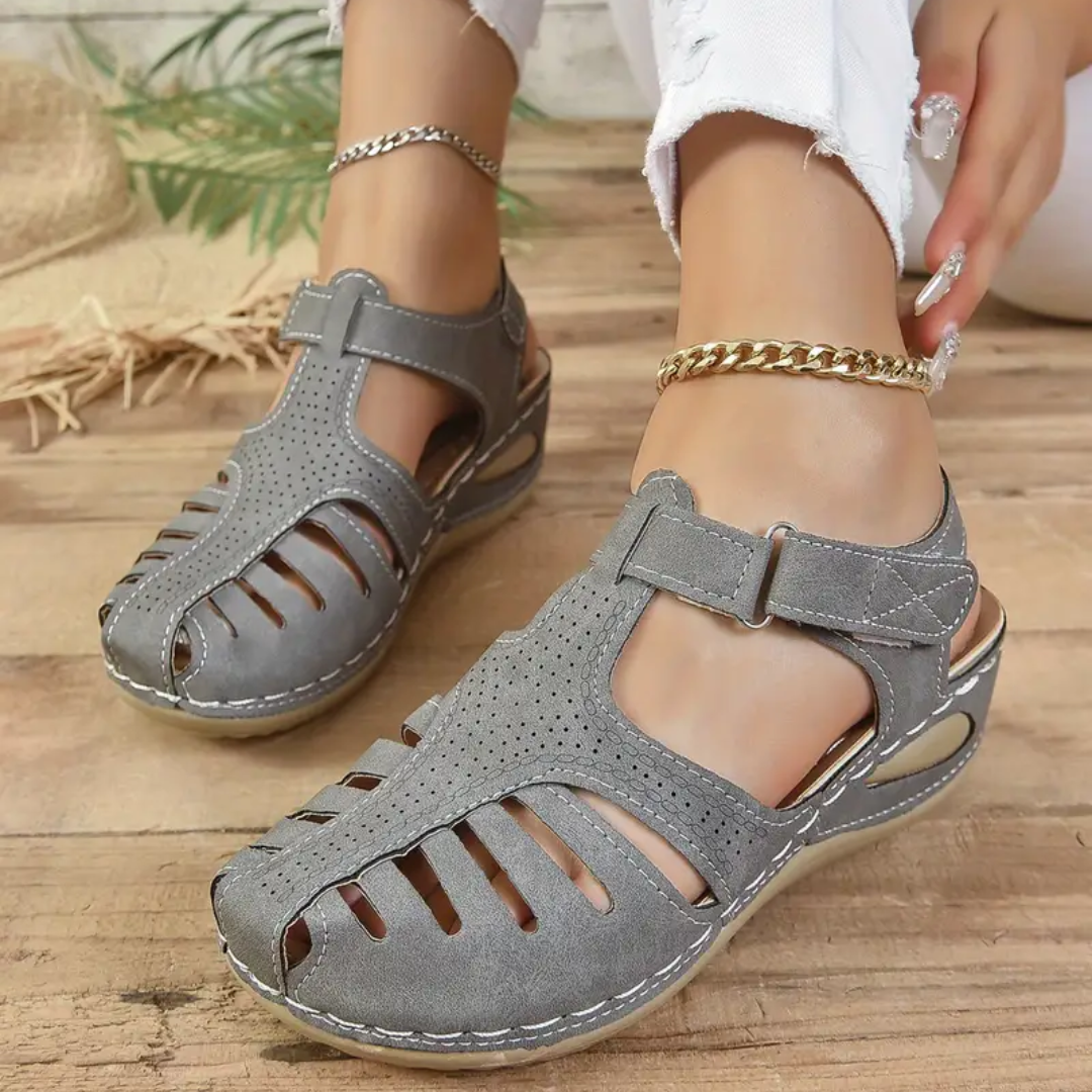 🔥 Verkaufsschlager! Ergonomische Sandalen mit geschlossener Zehe, Bogenstütze, bequem und strapazierfähig im Alltag.