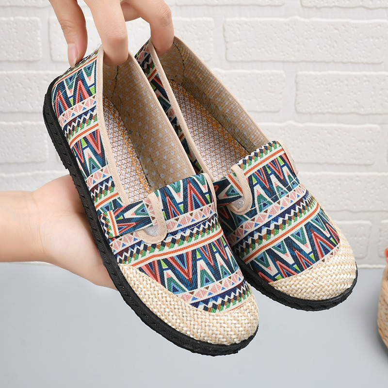 Beijing Cloth Shoes For Women, Middle-Aged And Elderly Mothers, Non-Slip Soft Soles, Tendon Soles, Canvas Work Embroidery