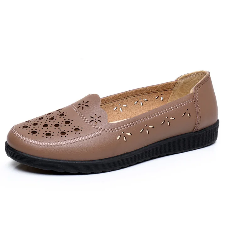 Mom Sandals, Summer Breathable And Fashionable Hollow Leather Shoes, Soft Soles, Non-Slip Flat Soles, Middle-Aged And Elderly Women'S Shoes, Elderly Hole Shoes