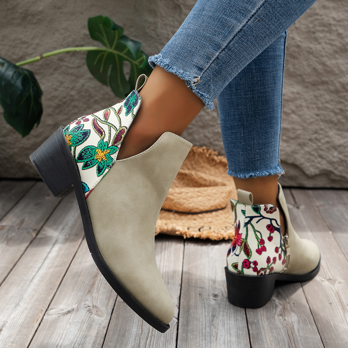 🌸🎉Trendy Must-Have! Only a Few Left!✨🥿💫Women's Commuter Lightweight Waterproof And Wear-Resistant Formal Boots