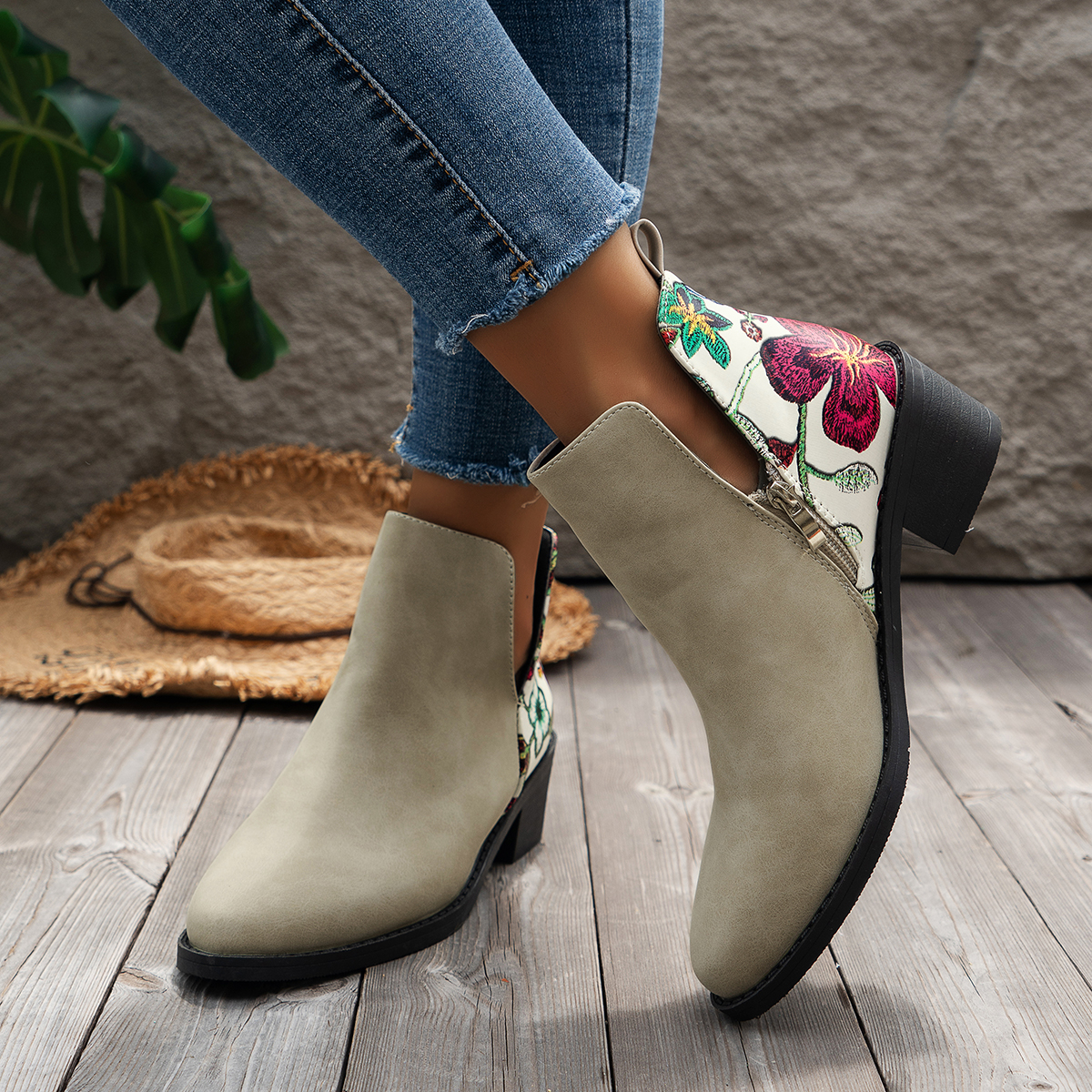 🌸🎉Trendy Must-Have! Only a Few Left!✨🥿💫Women's Commuter Lightweight Waterproof And Wear-Resistant Formal Boots