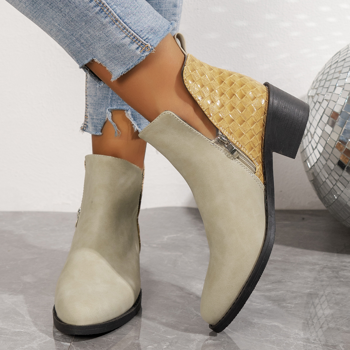 🌸🎉Trendy Must-Have! Only a Few Left!✨🥿💫Women's Commuter Lightweight Waterproof And Wear-Resistant Formal Boots