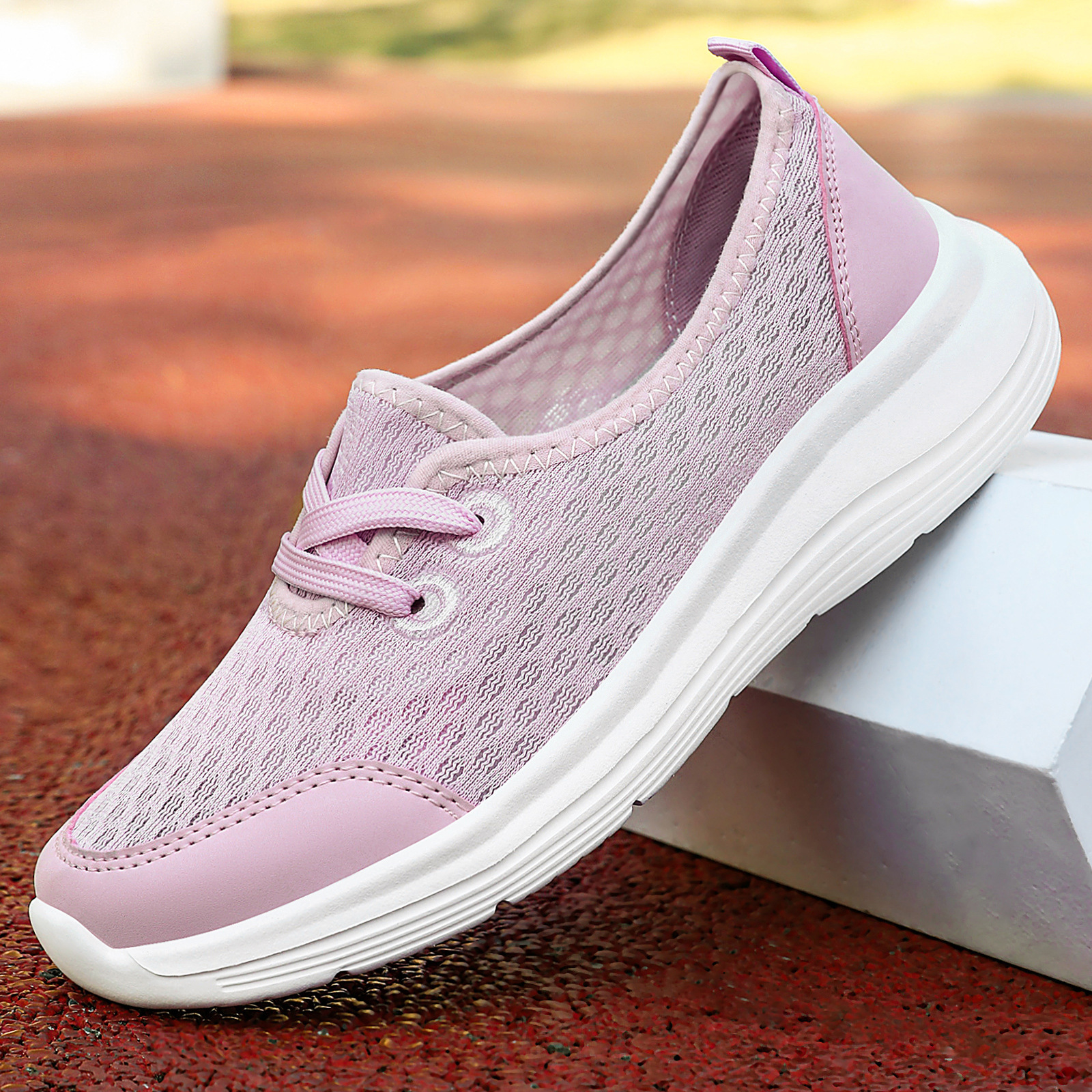 Women's Comfy Mesh Sneakers – Say Goodbye to Sweaty Feet & Tying Laces, Non-Slip for Steady Steps