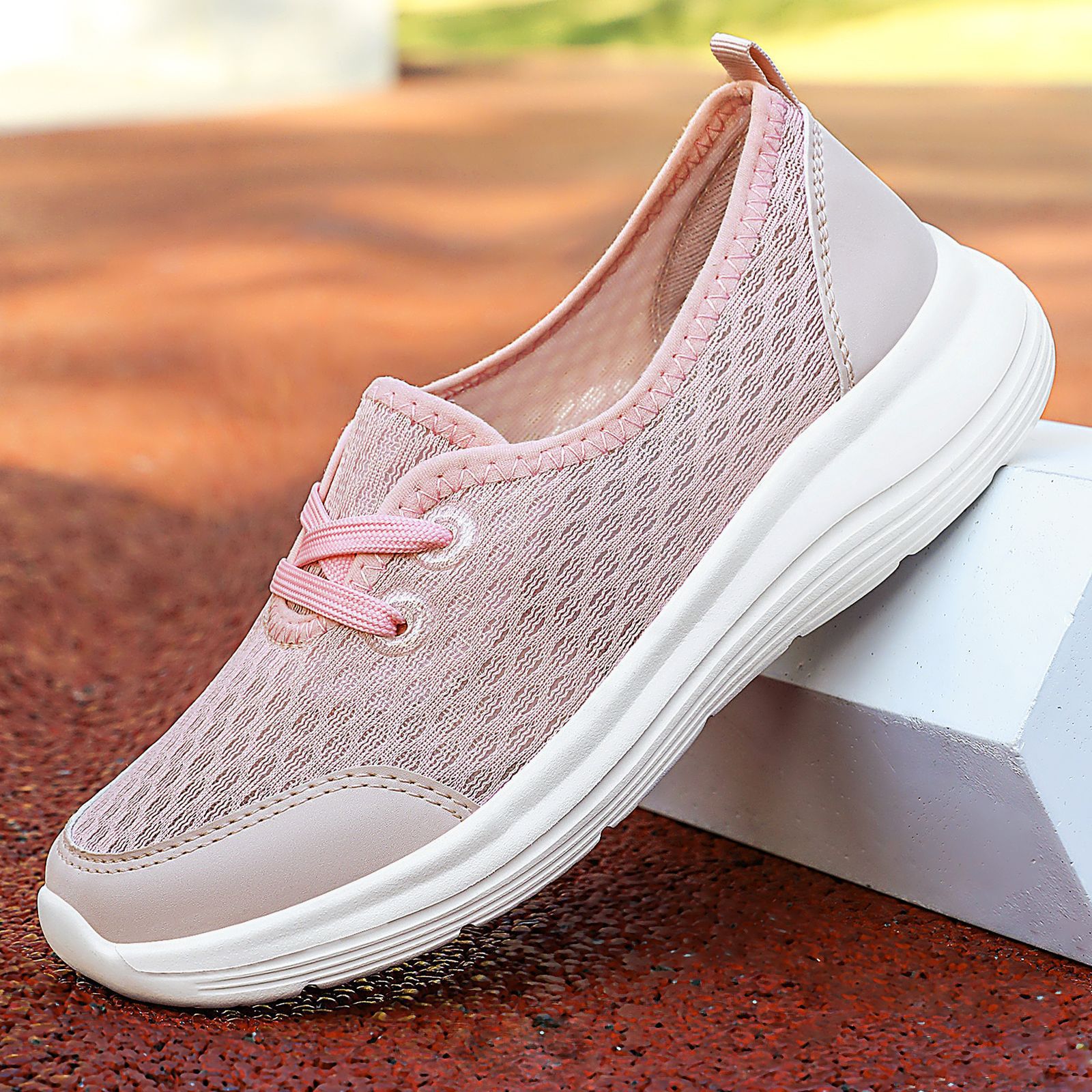Women's Comfy Mesh Sneakers – Say Goodbye to Sweaty Feet & Tying Laces, Non-Slip for Steady Steps