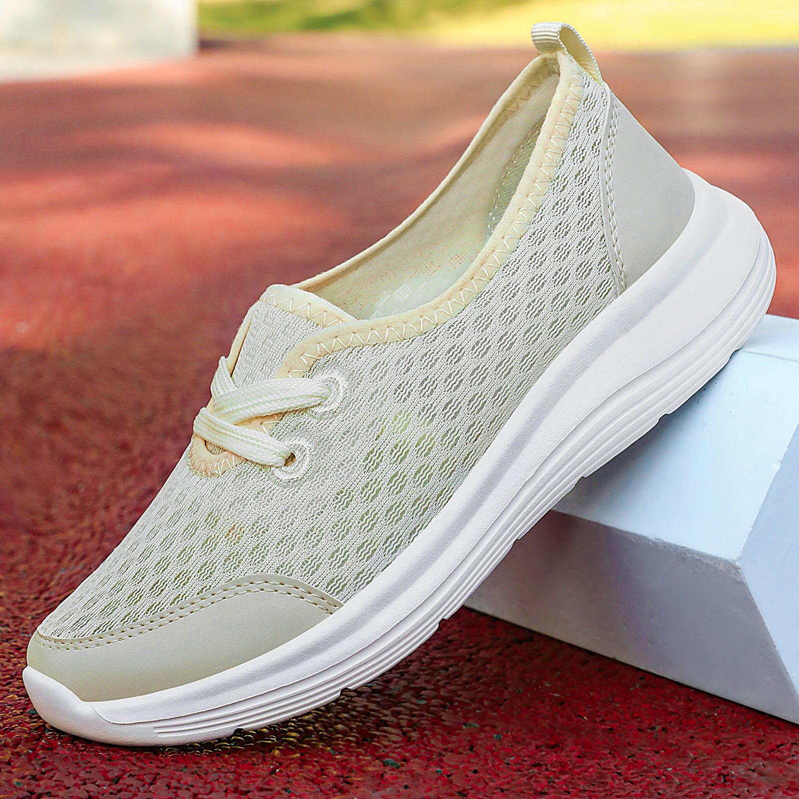 Women's Comfy Mesh Sneakers – Say Goodbye to Sweaty Feet & Tying Laces, Non-Slip for Steady Steps