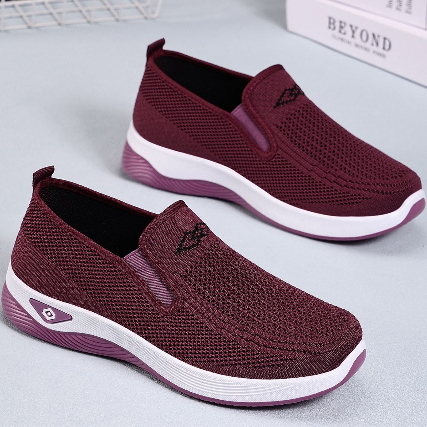 Women's Slip-On Walking Shoes - Breathable Mesh, Cushioned Sole for All-Day Comfort