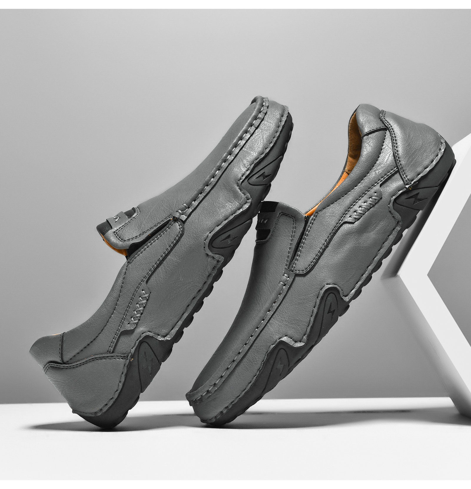 ⏰Letzter Tag: 50 % Rabatt! 🔥 Präzisionsgenähte Herren-Loafer aus echtem Leder | Schnürsenkelösenloses Design, ganztägiger Tragekomfort, geeignet für den Alltag.